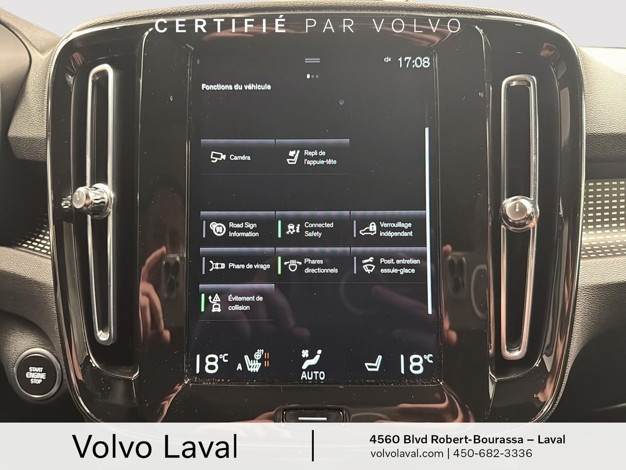 2022 Volvo XC40 - Image 16