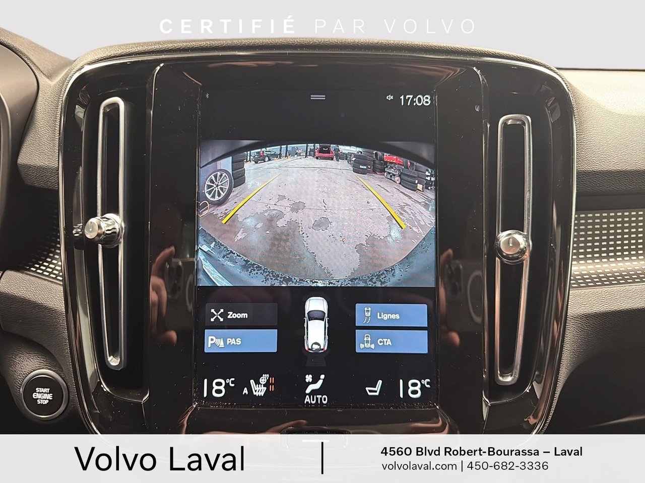 2022 Volvo XC40 - Image 18