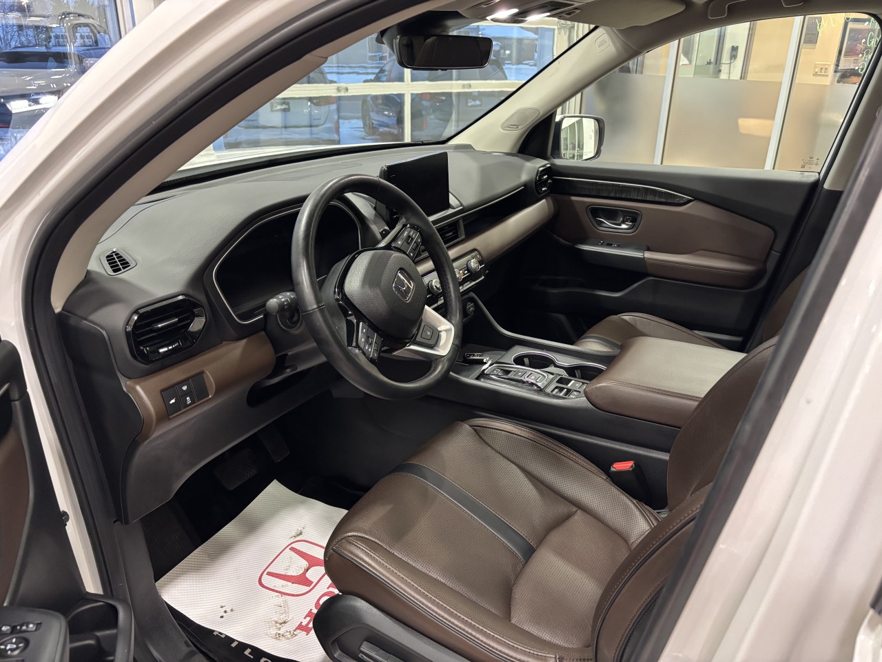 2025 Honda Pilot - Image 10