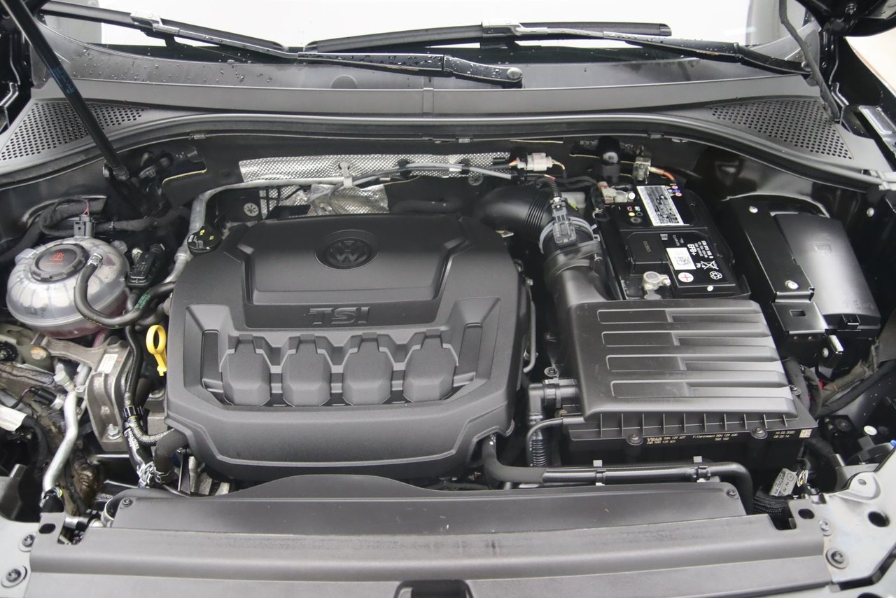 2020 Volkswagen Tiguan - Image 16
