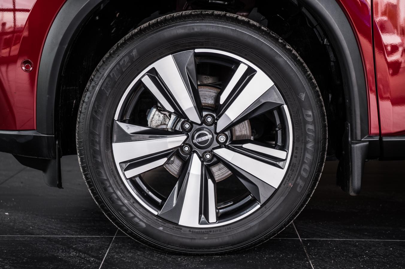 2022 Nissan Rogue - Image 5