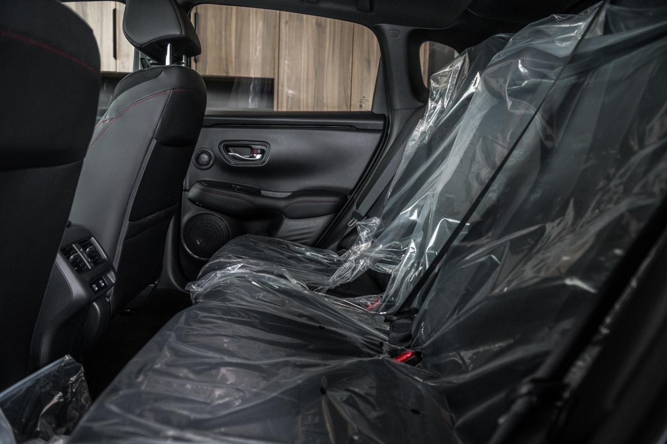 2025 Acura ADX - Image 29