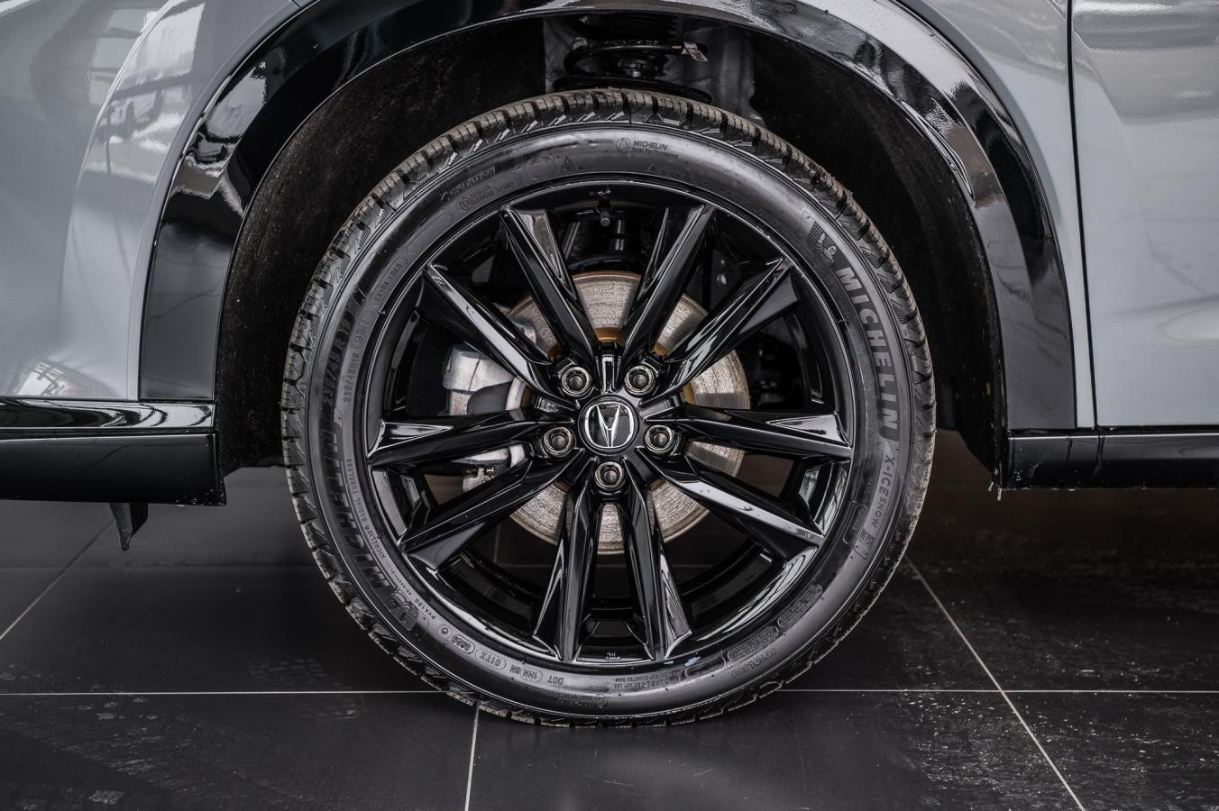 2025 Acura ADX - Image 5