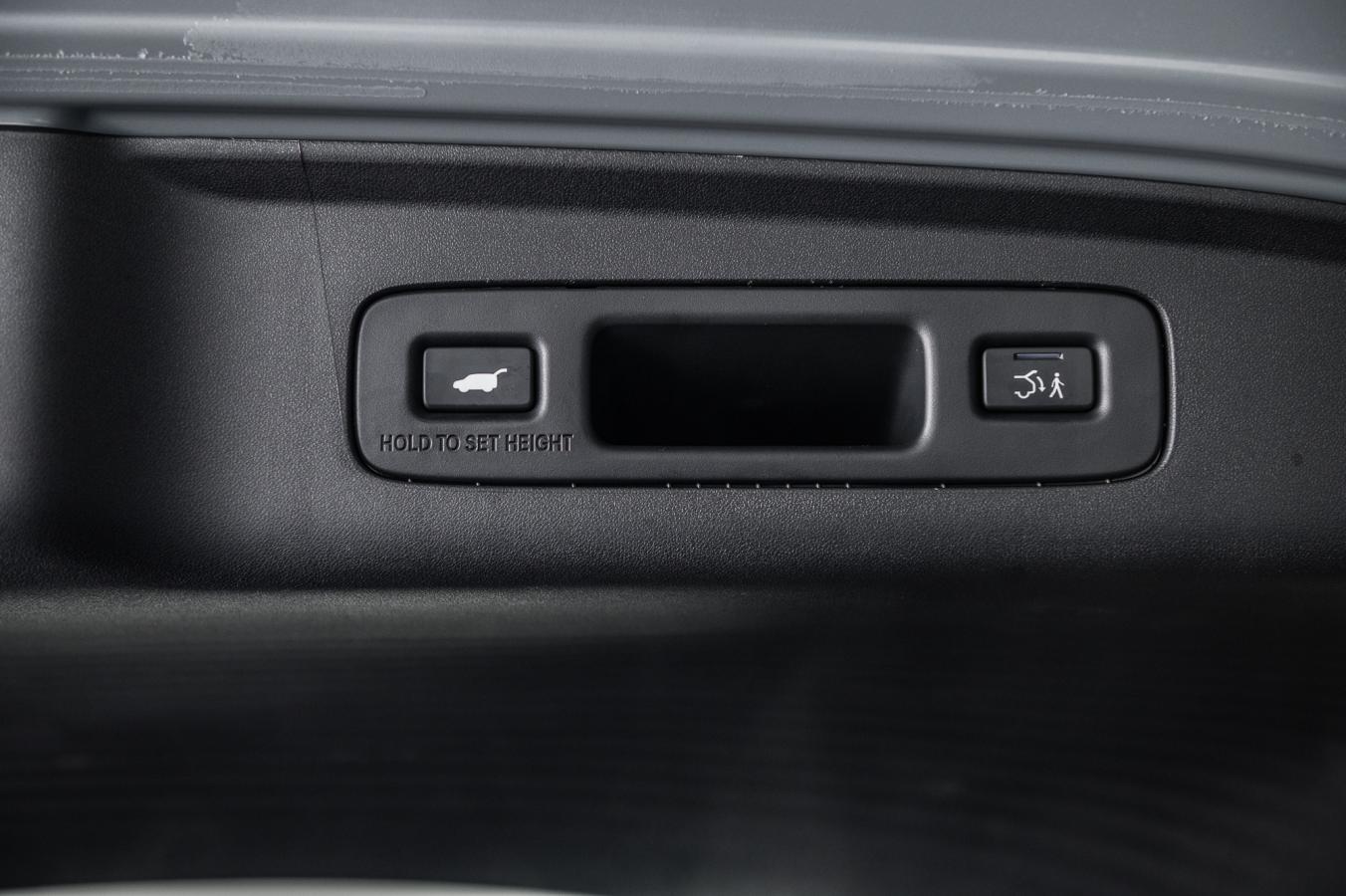 2025 Acura ADX - Image 12