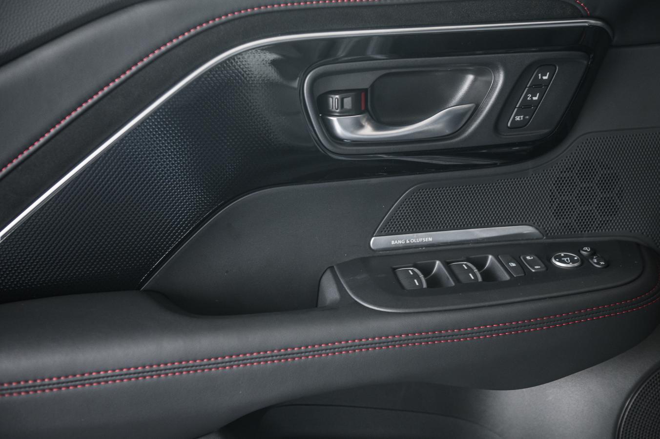 2025 Acura ADX - Image 13