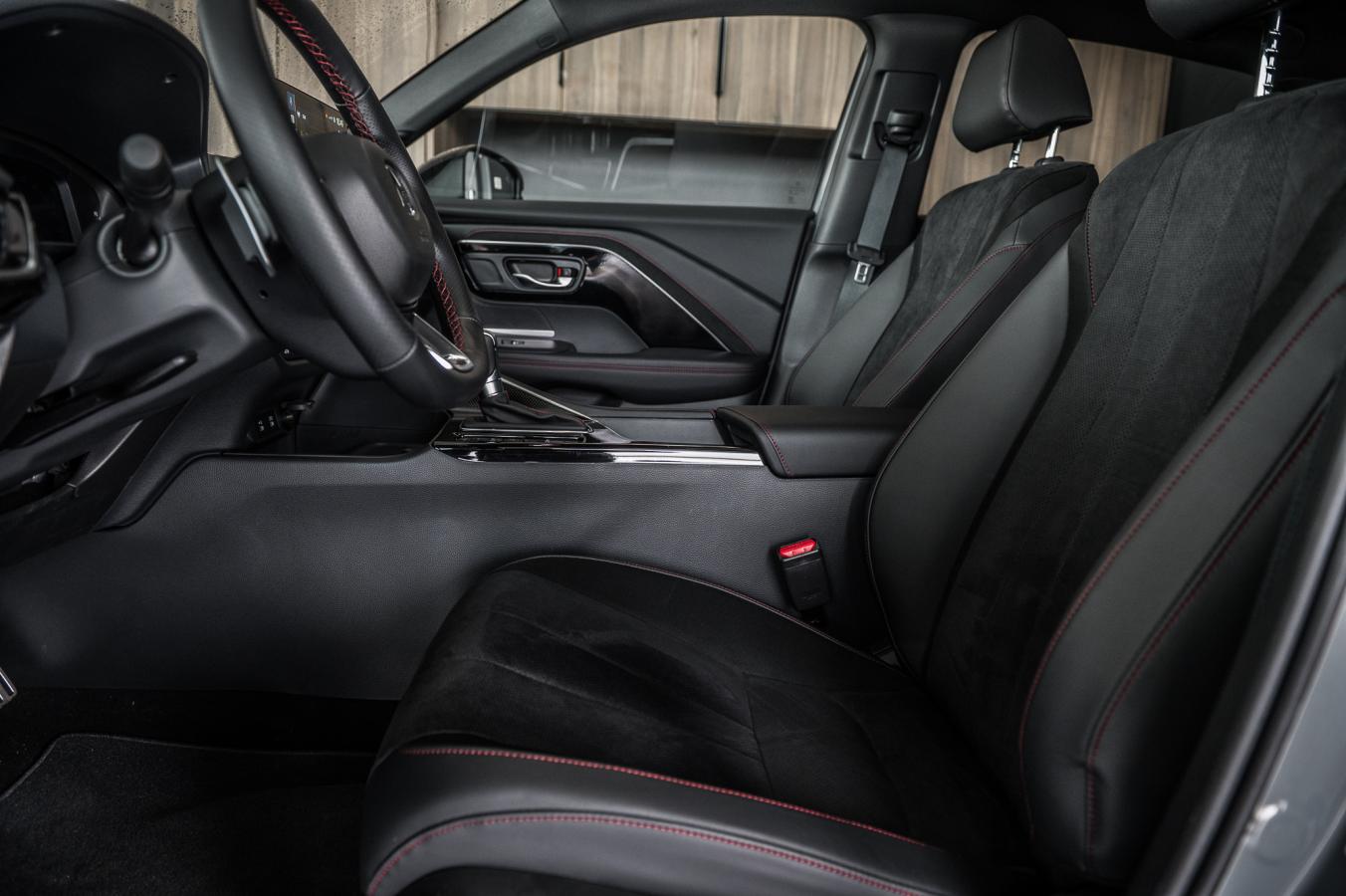 2025 Acura ADX - Image 14