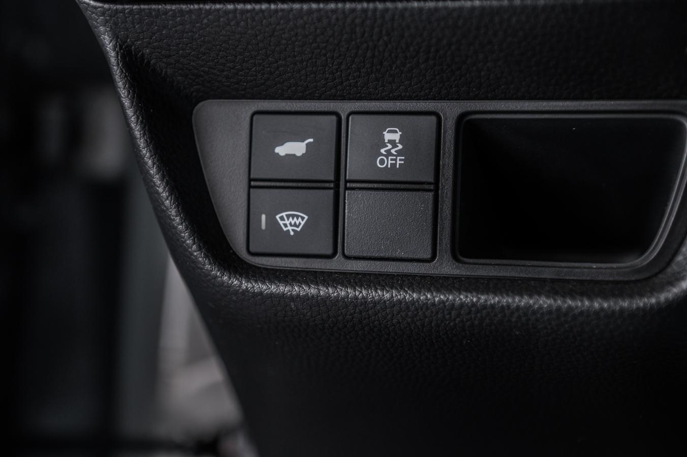 2025 Acura ADX - Image 17