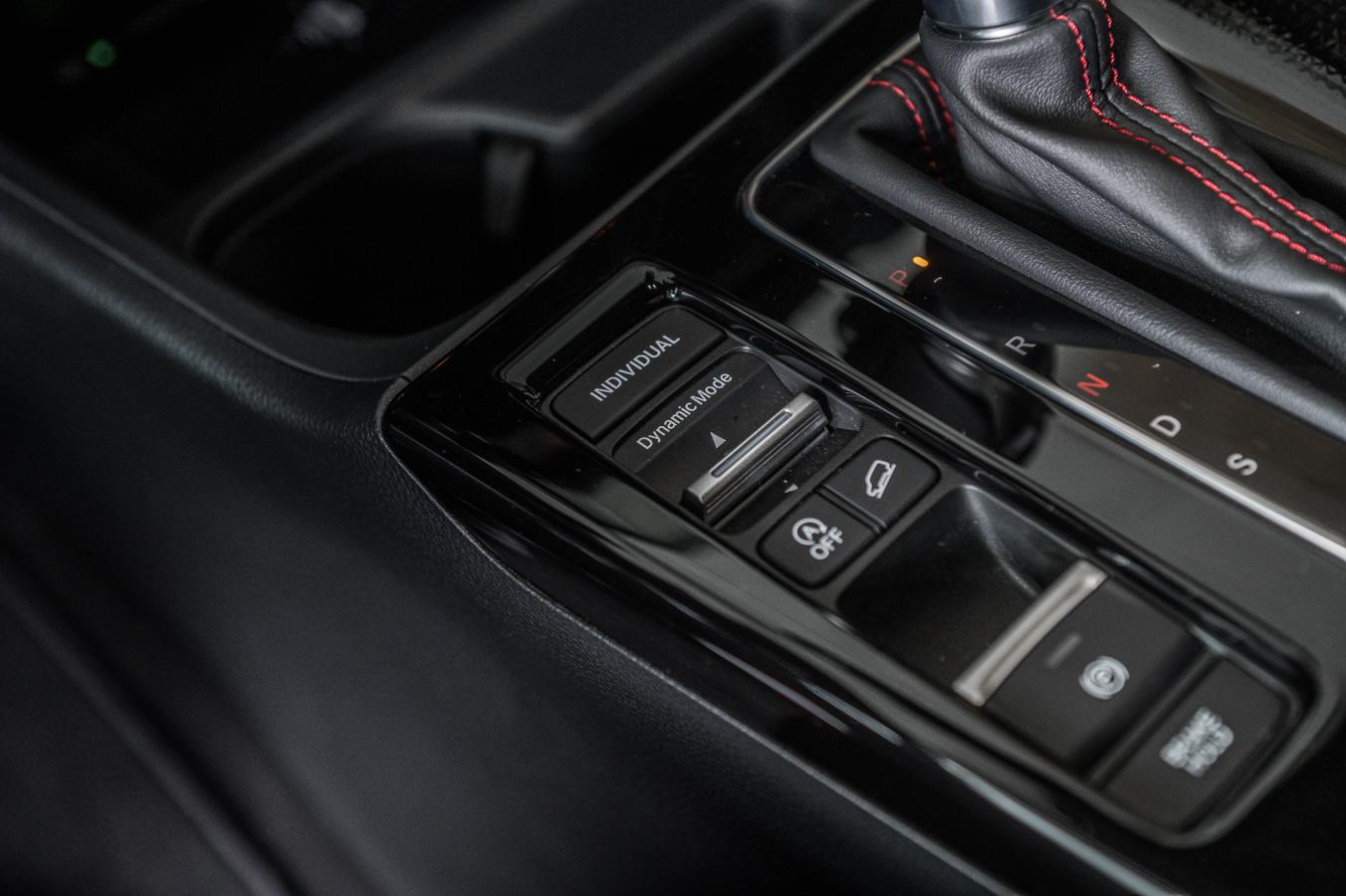 2025 Acura ADX - Image 27