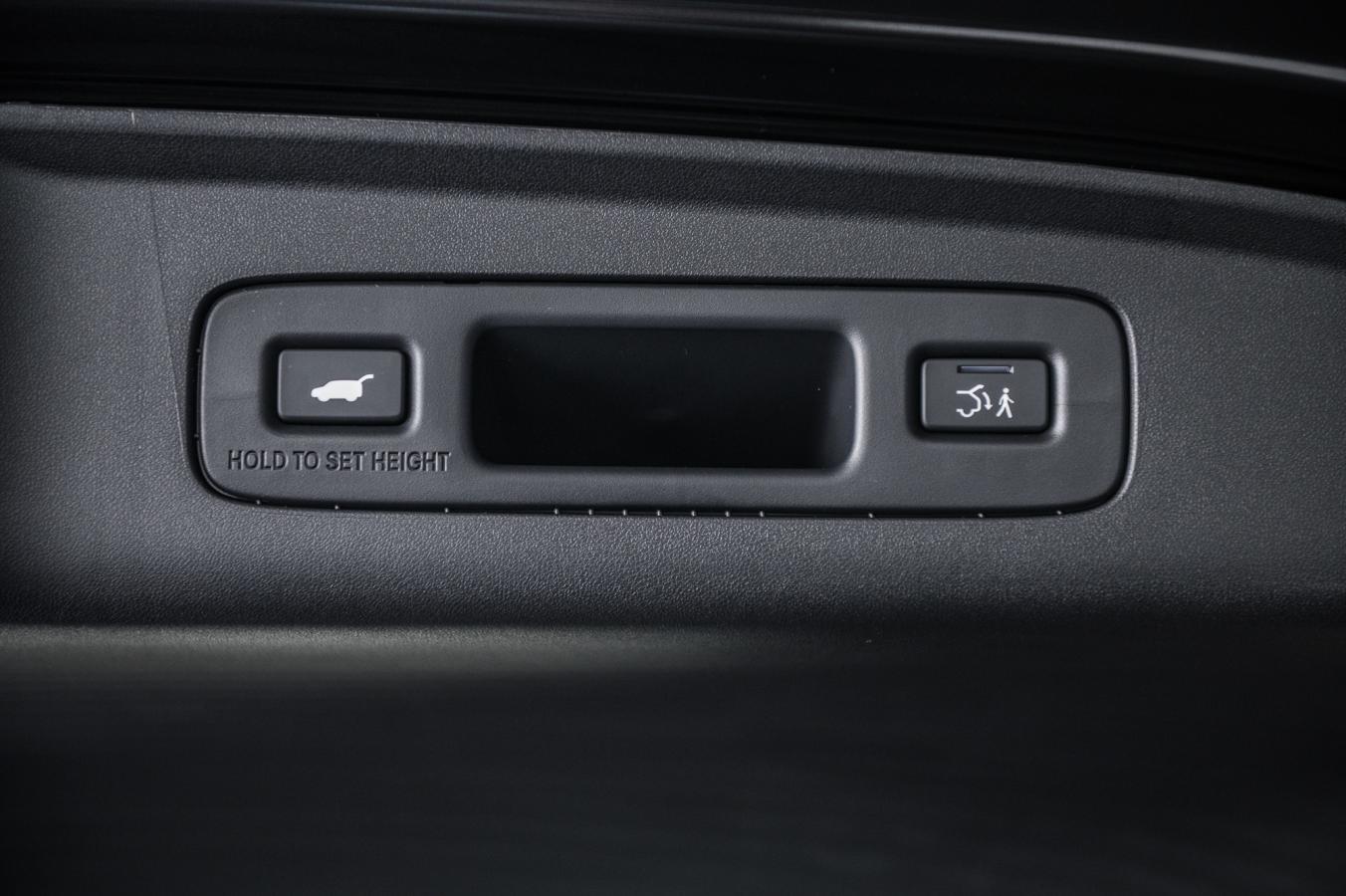 2025 Acura ADX - Image 12