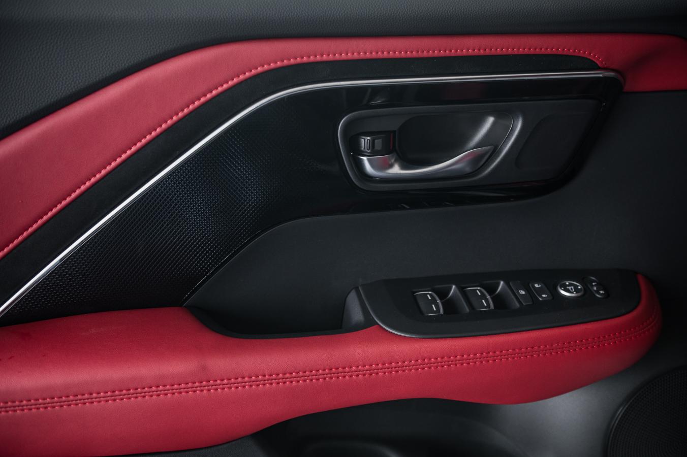 2025 Acura ADX - Image 13