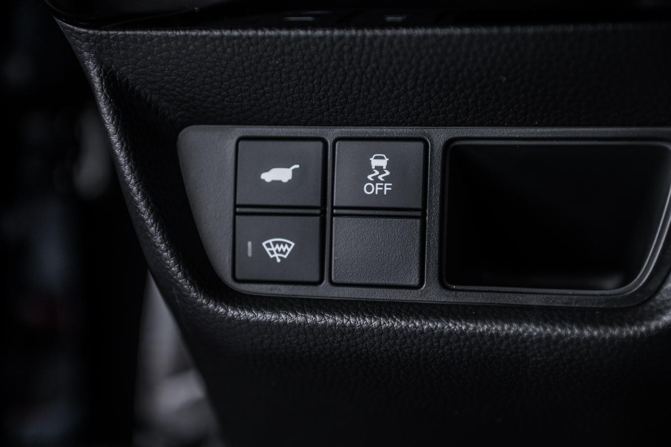 2025 Acura ADX - Image 17