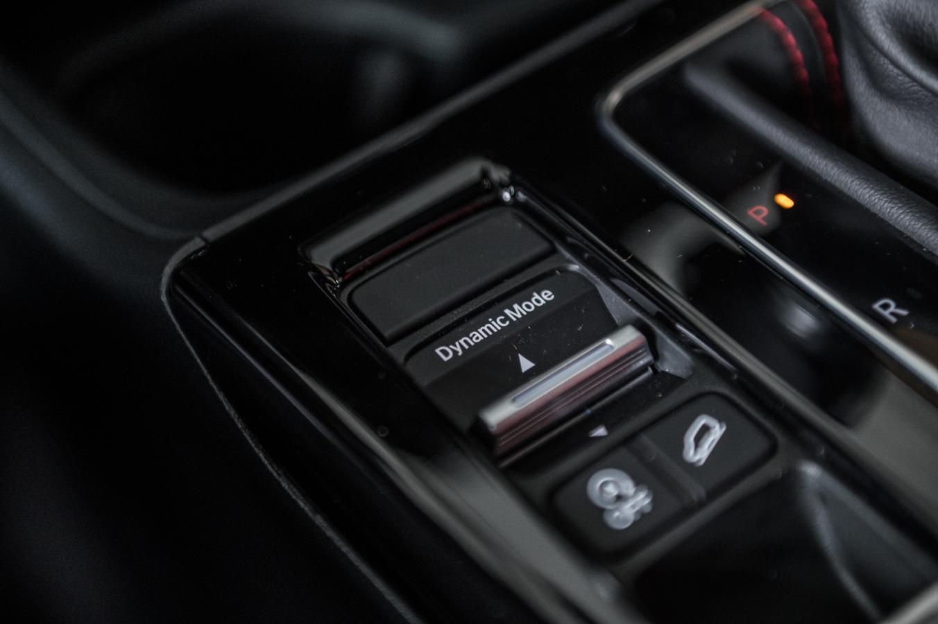 2025 Acura ADX - Image 25