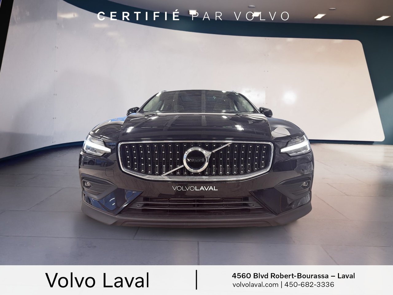 2021 Volvo V60 Cross Country - Image 2