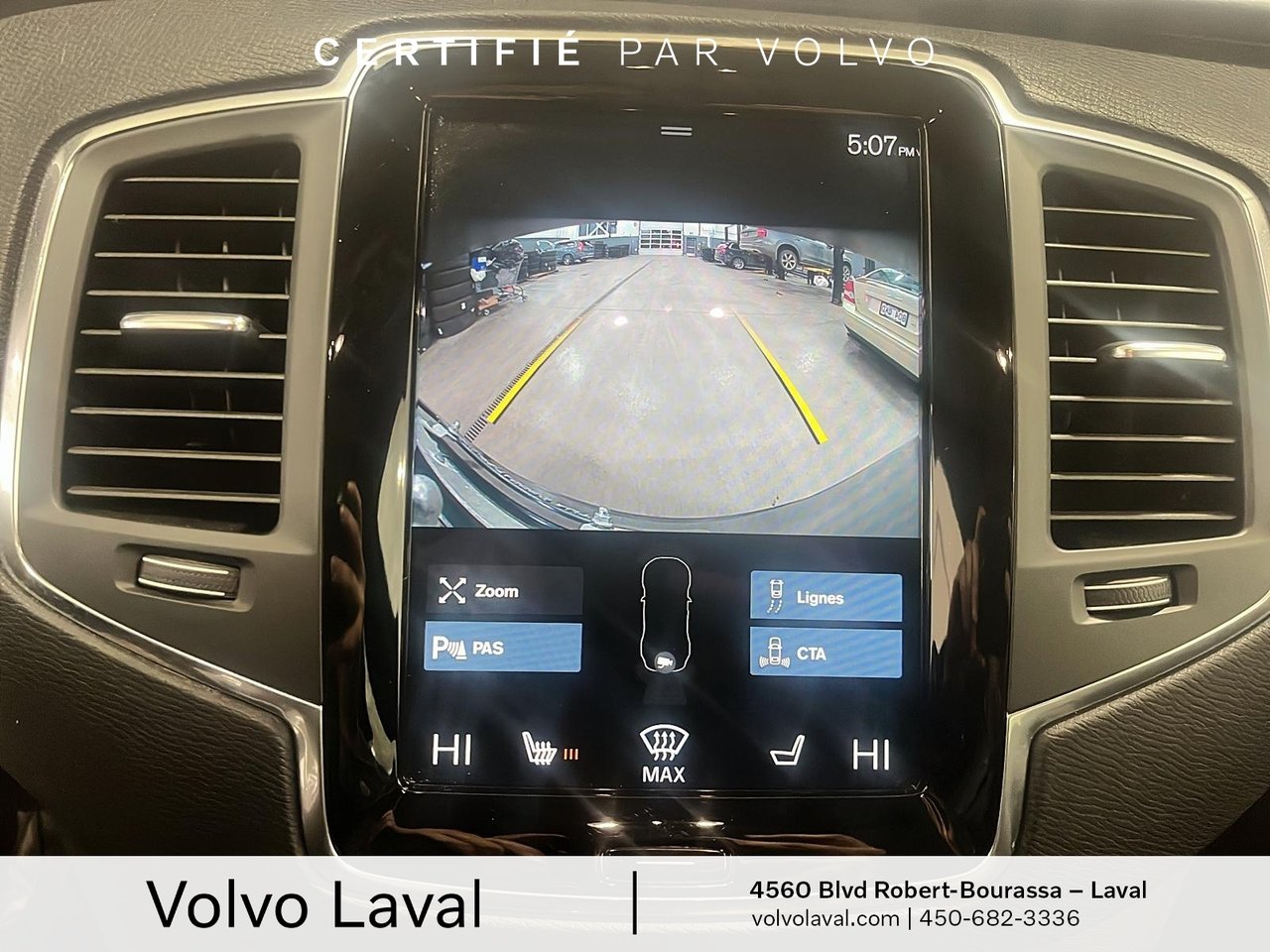 2022 Volvo XC90 - Image 13