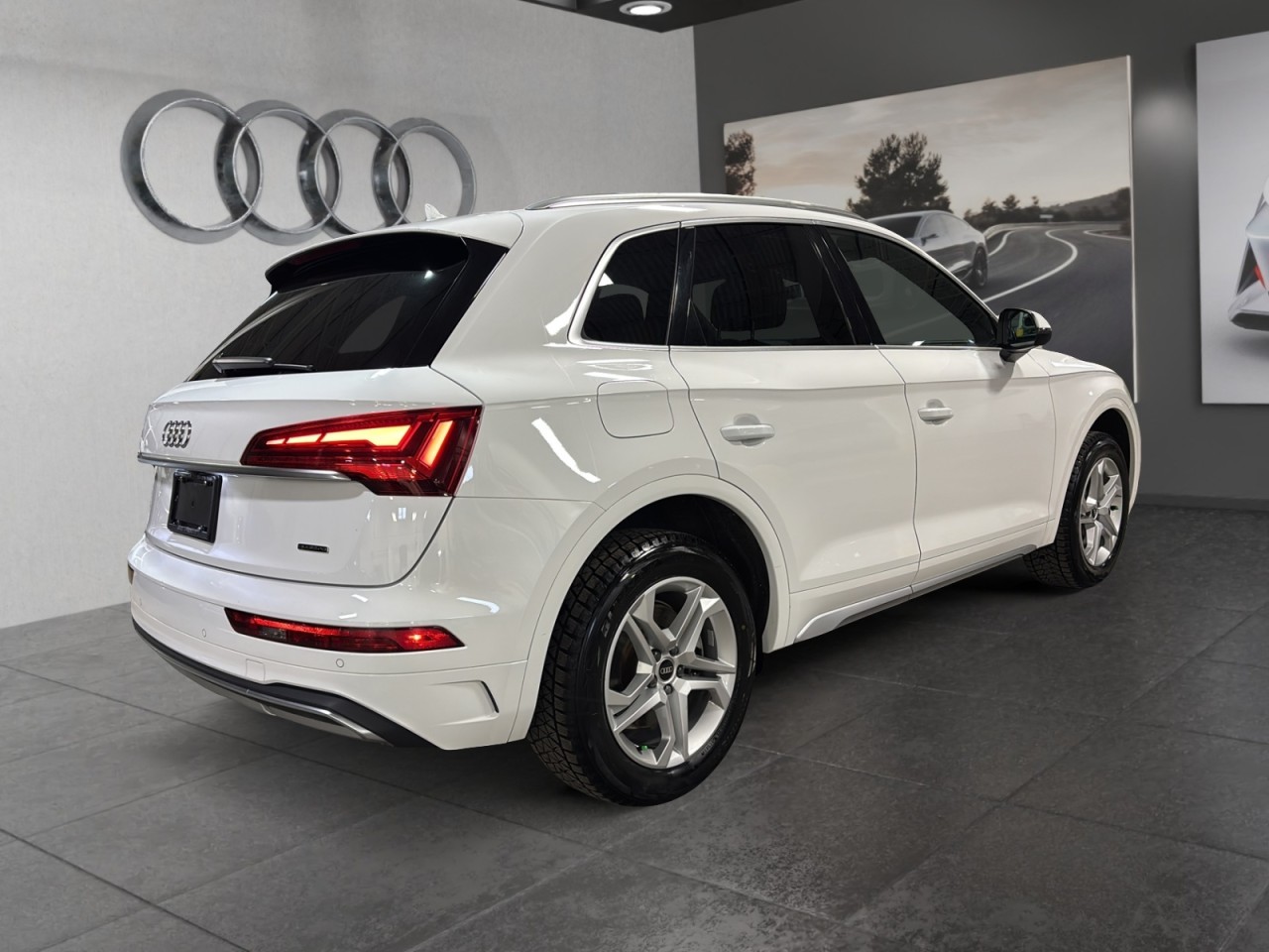 2023 Audi Q5 - Image 5