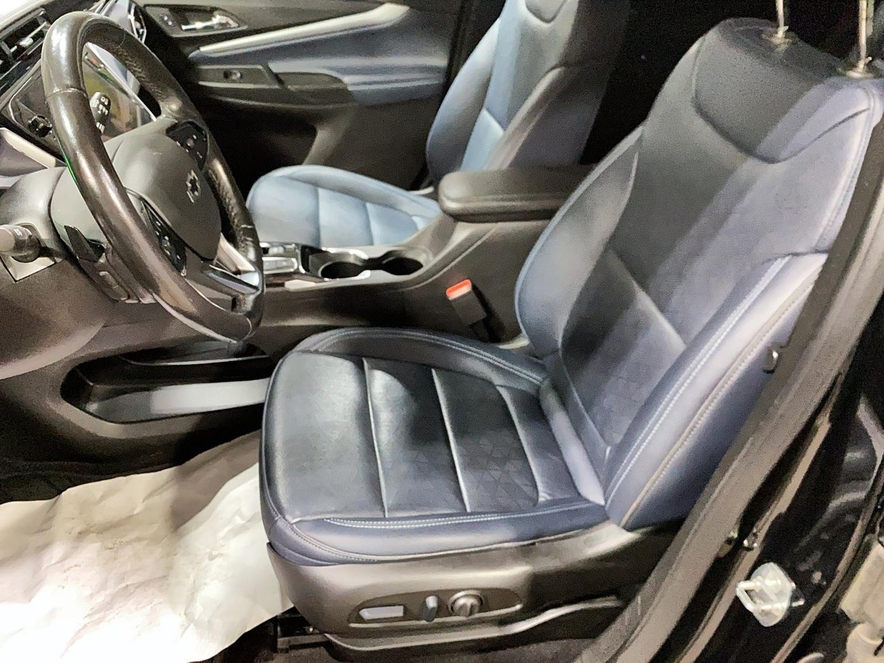 2023 Chevrolet Bolt EUV - Image 9