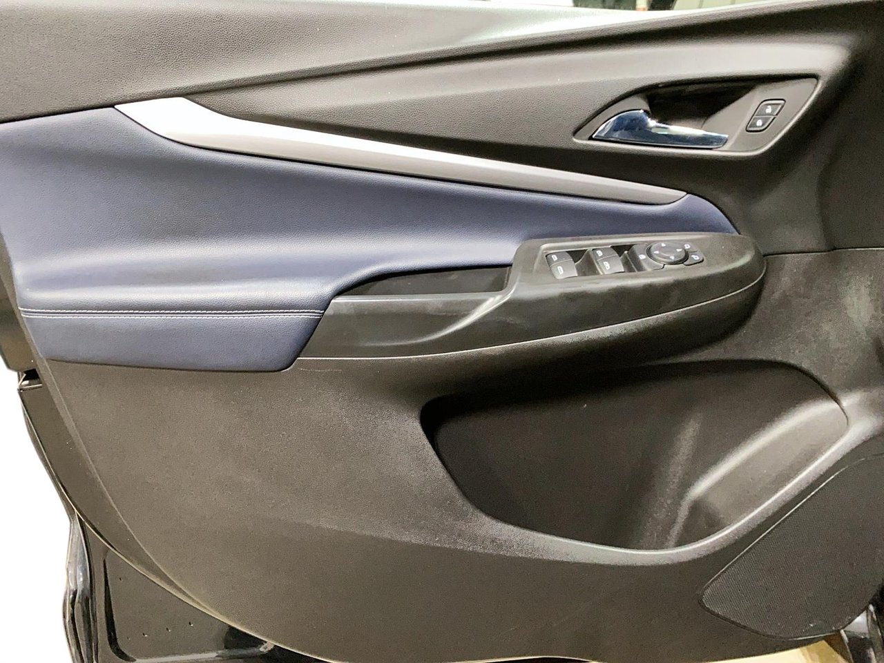 2023 Chevrolet Bolt EUV - Image 11