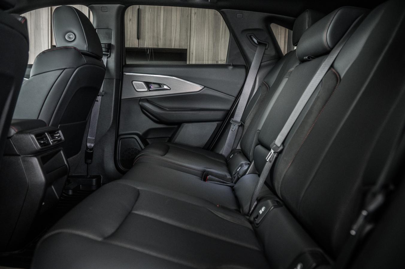 2024 Acura ZDX - Image 26