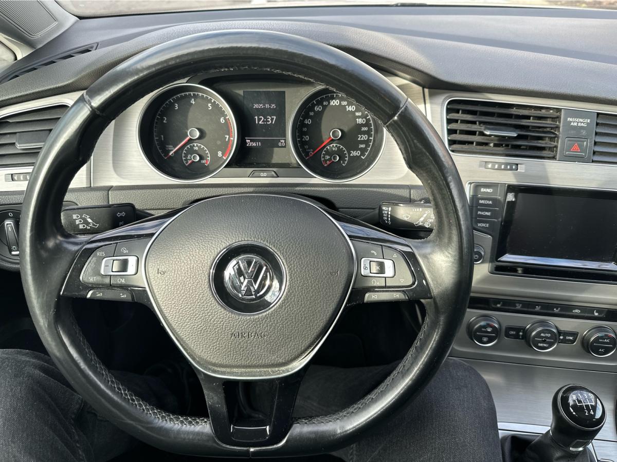 2015 Volkswagen Golf - Image 12