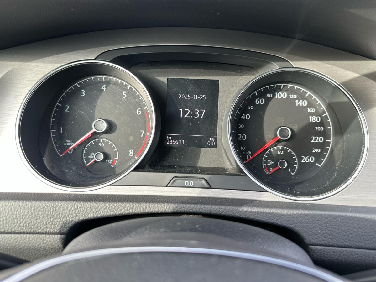 2015 Volkswagen Golf - Image 13