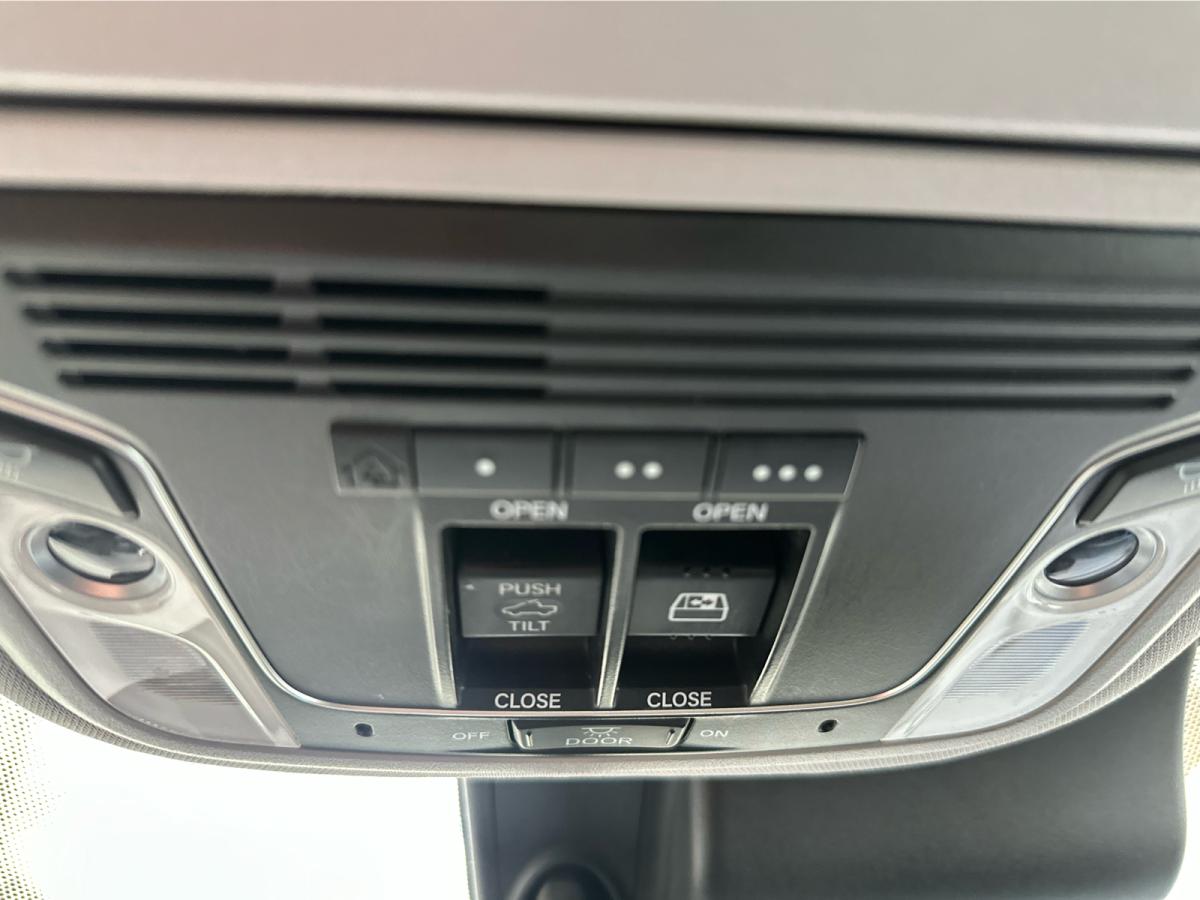 2019 Honda Ridgeline - Image 16