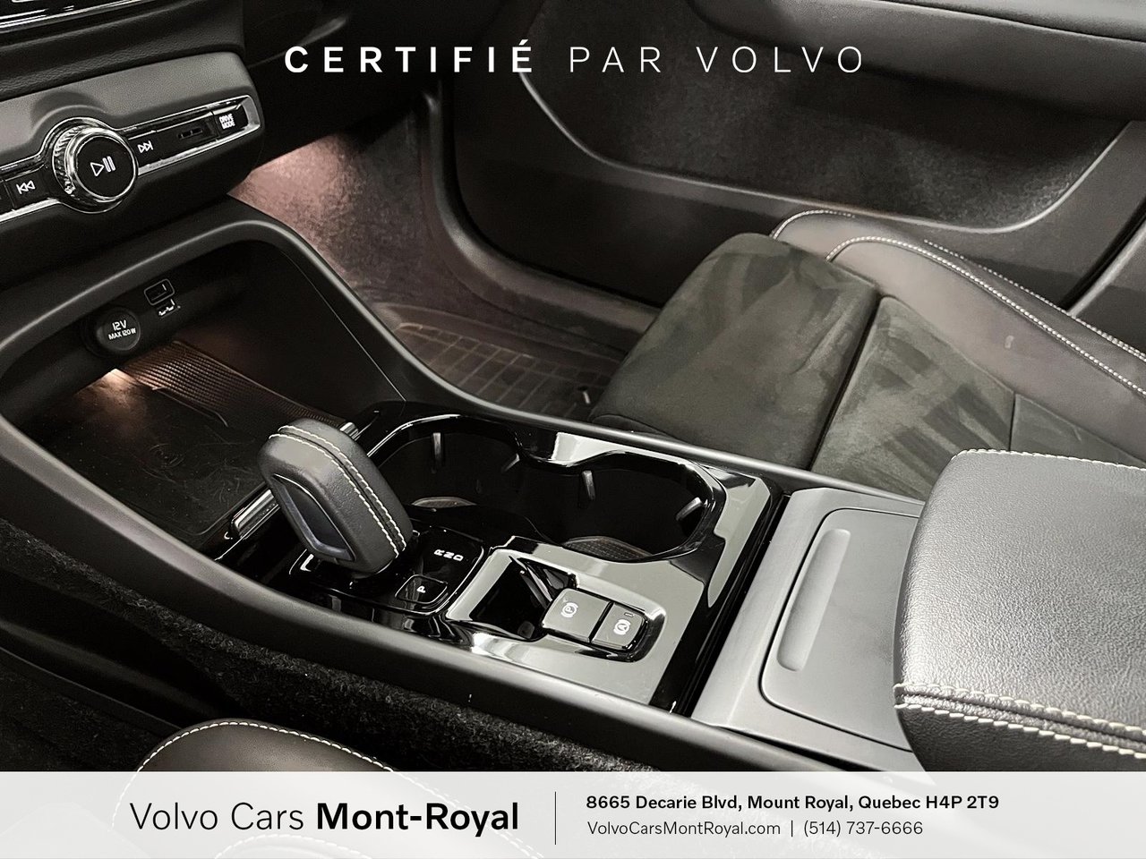 2022 Volvo XC40 - Image 13