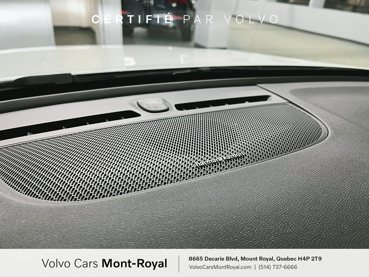 2022 Volvo XC40 - Image 14