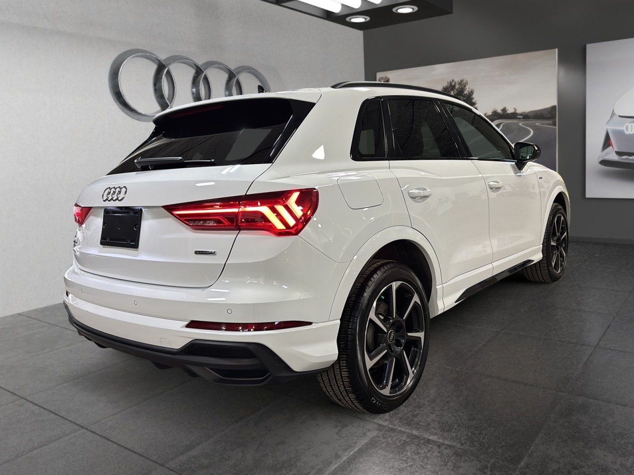 2024 Audi Q3 - Image 5