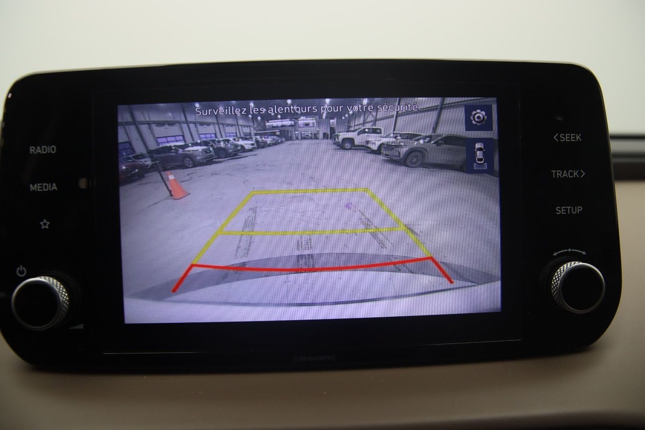 2022 Hyundai Santa Fe Hybrid - Image 15