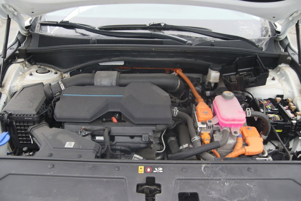 2022 Hyundai Santa Fe Hybrid - Image 17