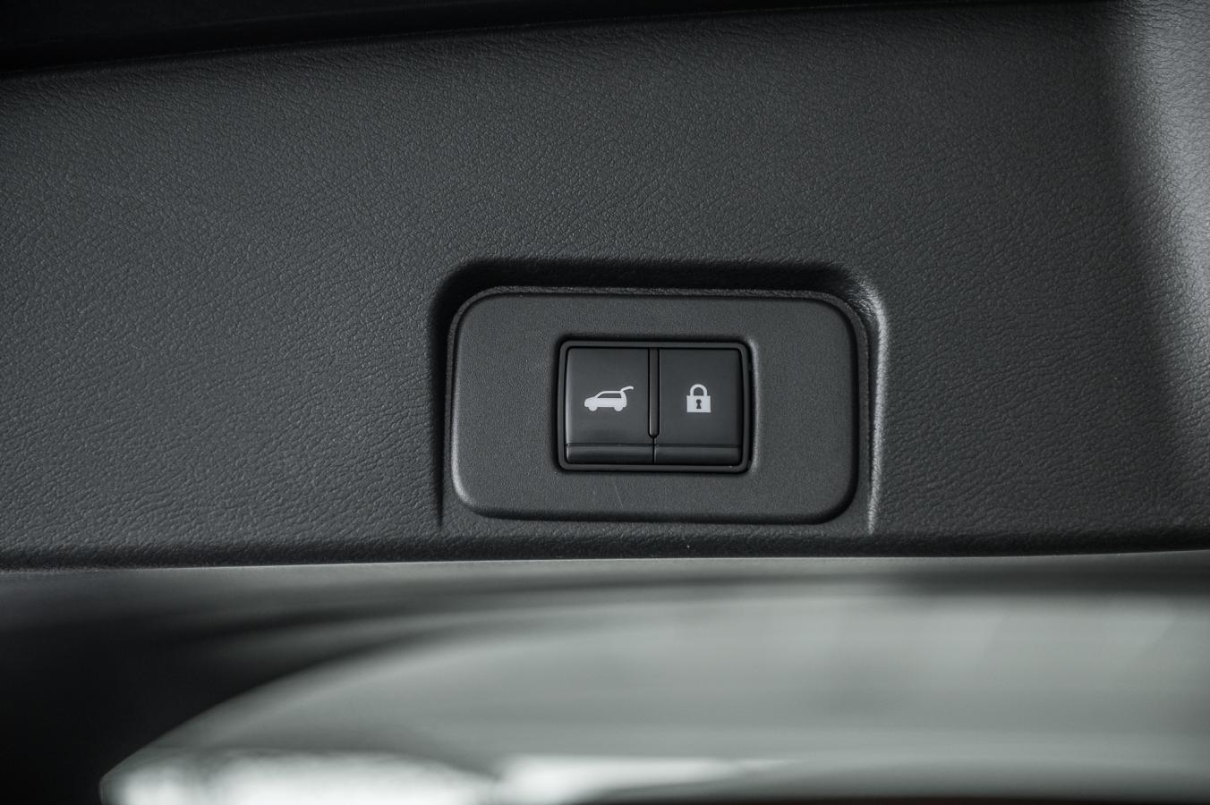 2023 Nissan Rogue - Image 12