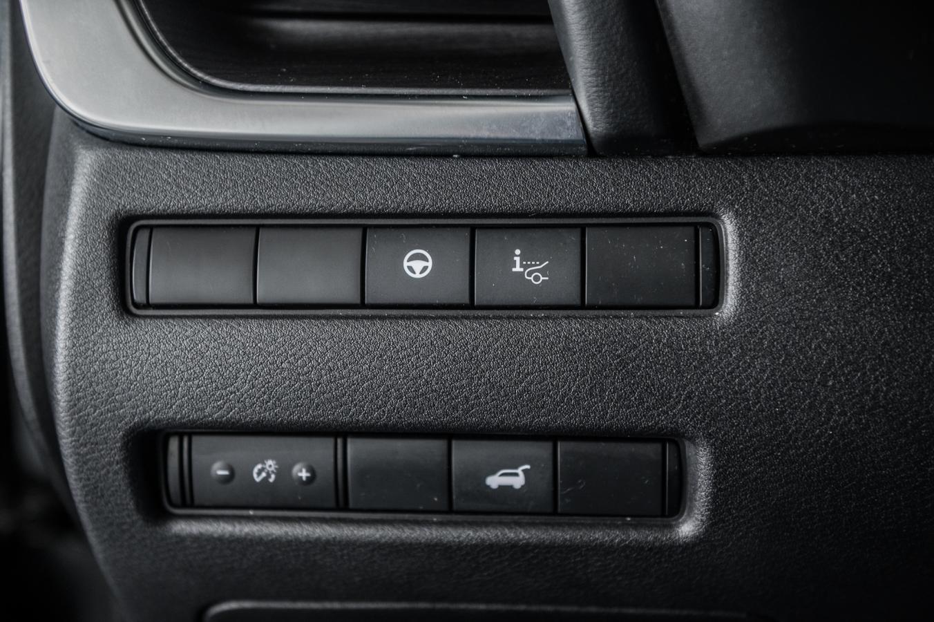 2023 Nissan Rogue - Image 17