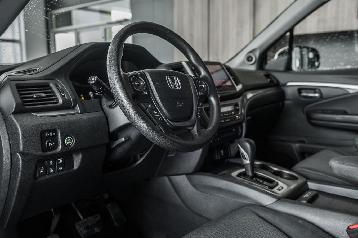 2017 Honda Ridgeline - Image 33