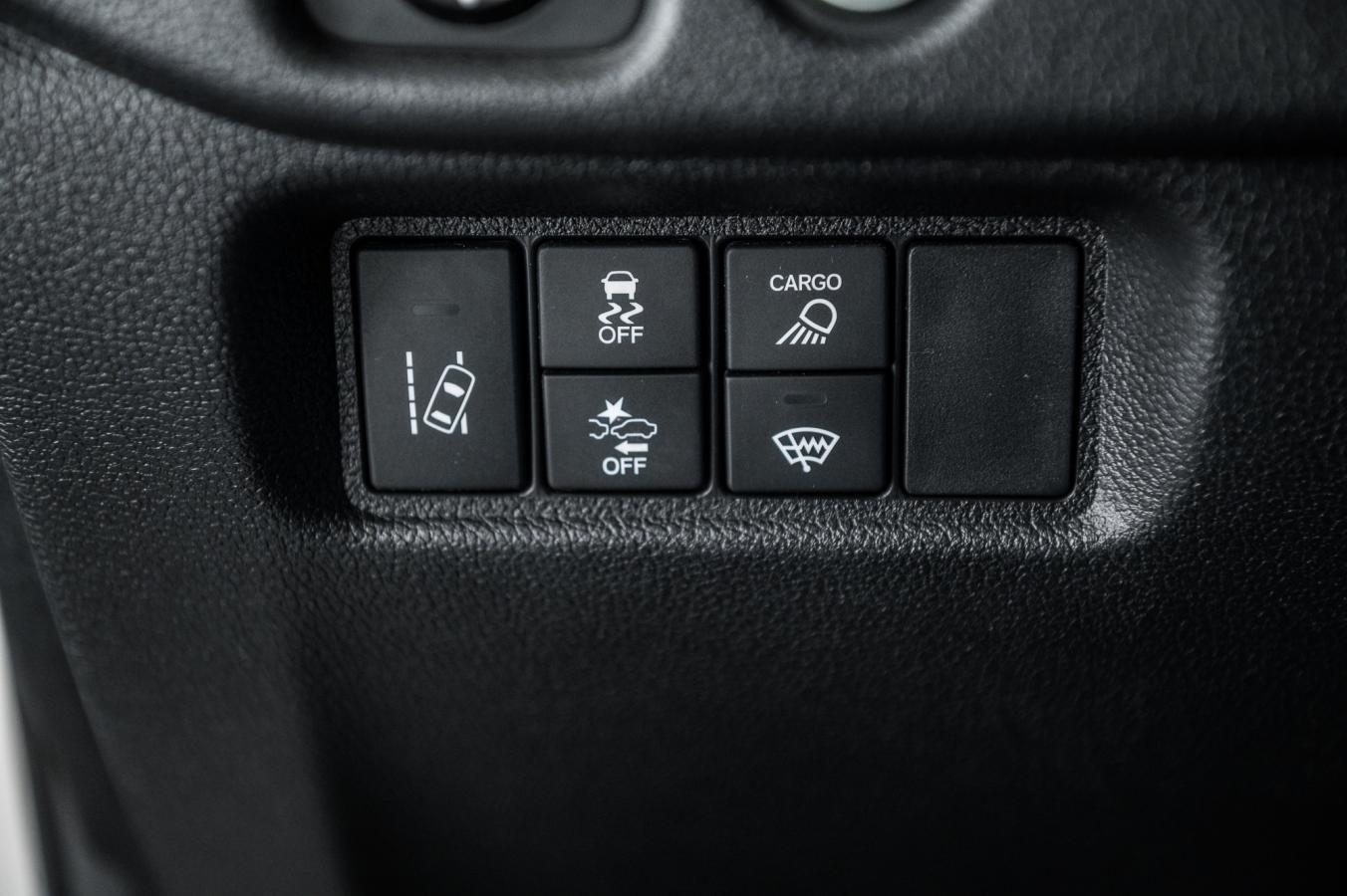 2017 Honda Ridgeline - Image 35