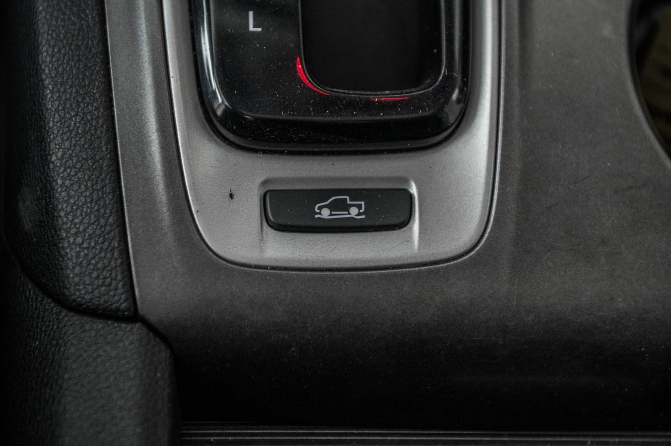 2017 Honda Ridgeline - Image 44