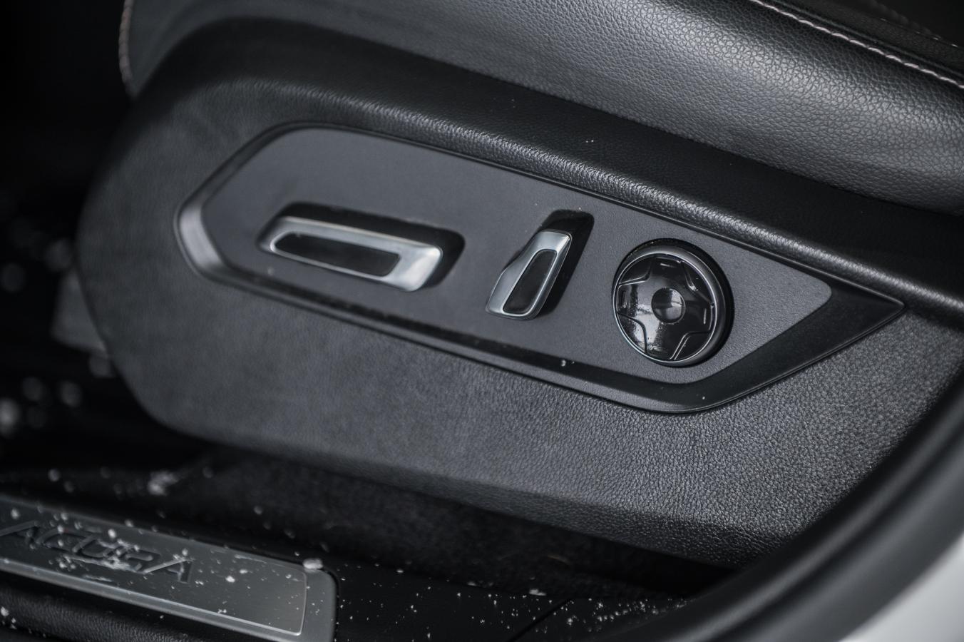 2022 Acura RDX - Image 16