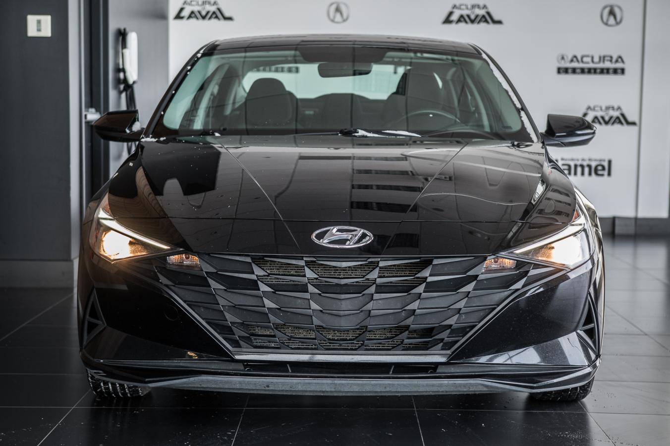 2022 Hyundai Elantra - Image 2