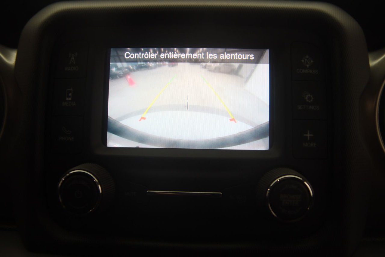 2020 Jeep Wrangler - Image 12