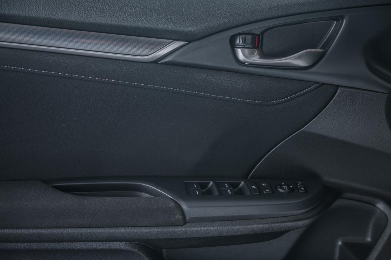 2019 Honda Civic - Image 27