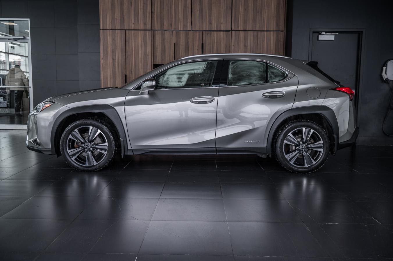 2021 Lexus UX - Image 25