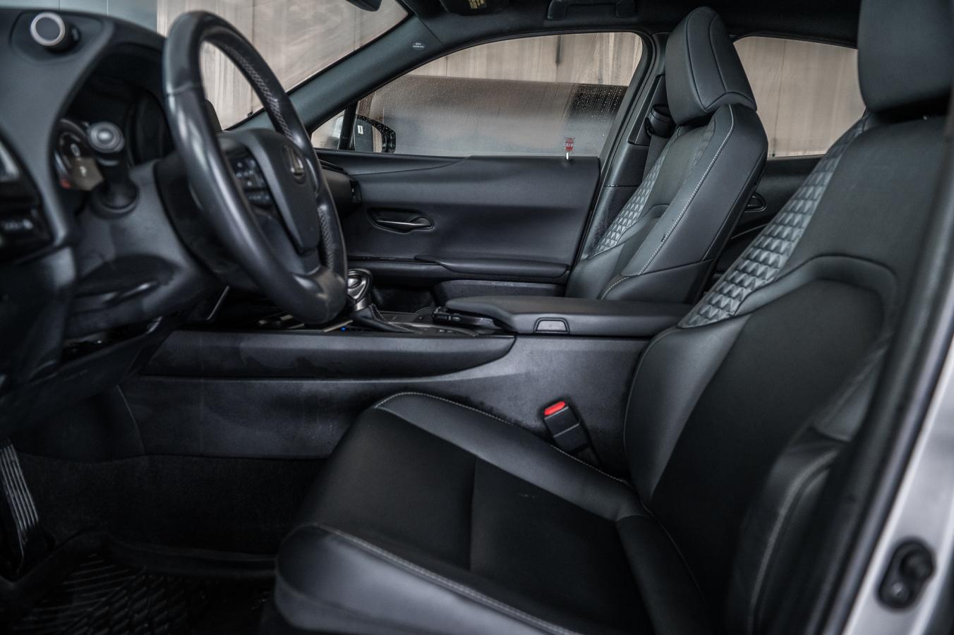 2021 Lexus UX - Image 31