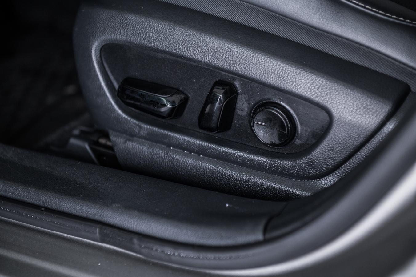 2021 Lexus UX - Image 32