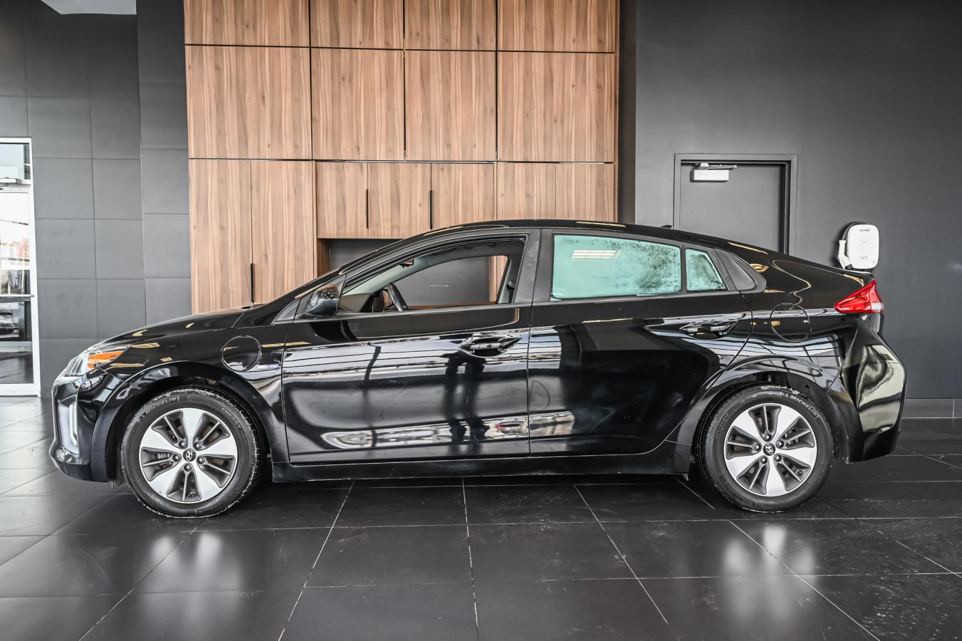 2020 Hyundai IONIQ Hybrid - Image 22