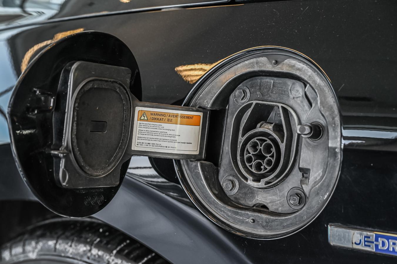 2020 Hyundai IONIQ Hybrid - Image 23