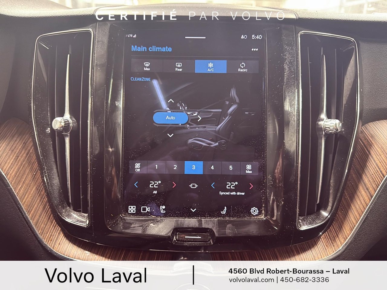 2022 Volvo XC60 - Image 16