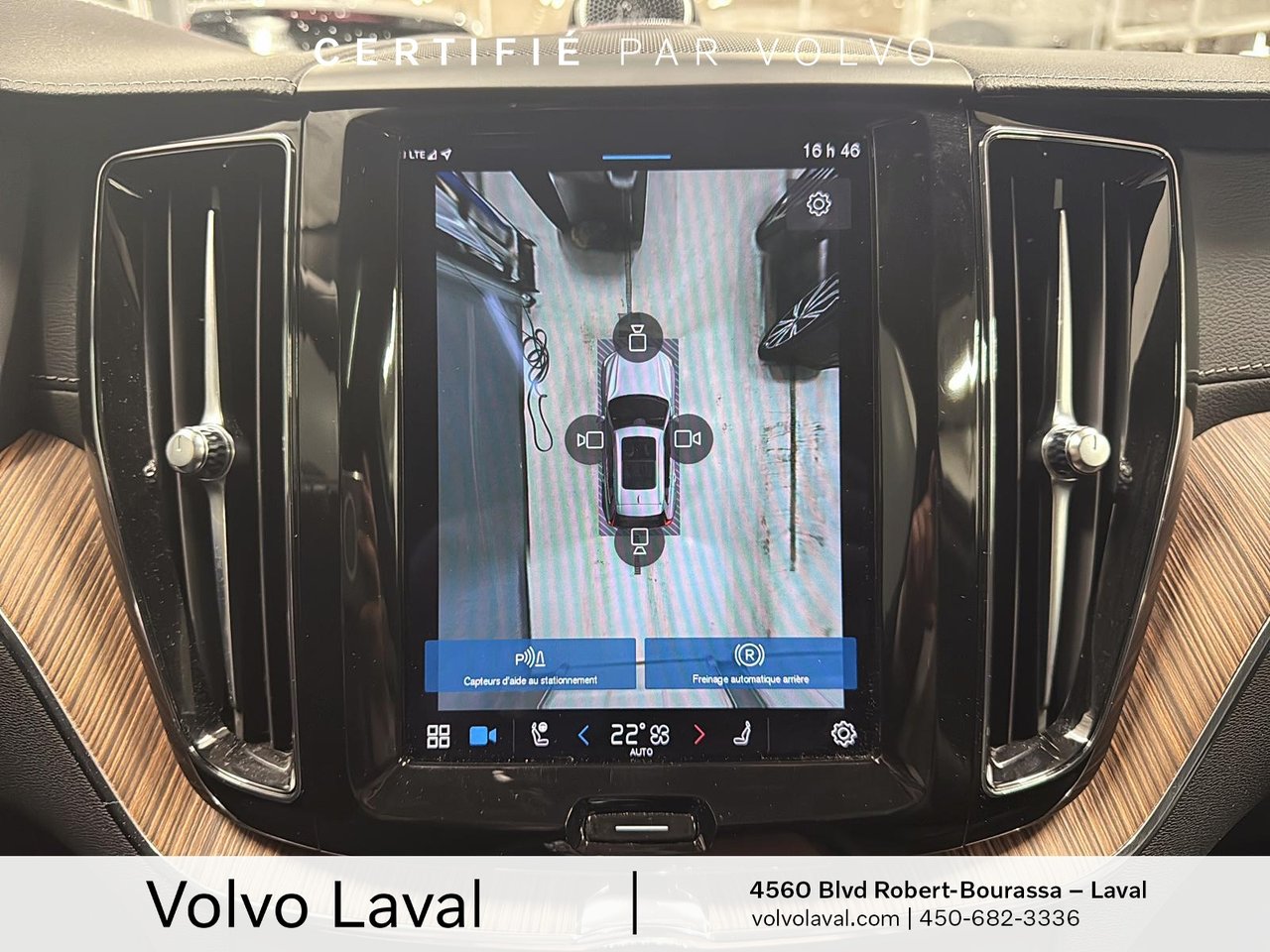 2023 Volvo XC60 - Image 16