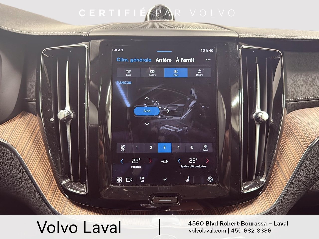 2023 Volvo XC60 - Image 18