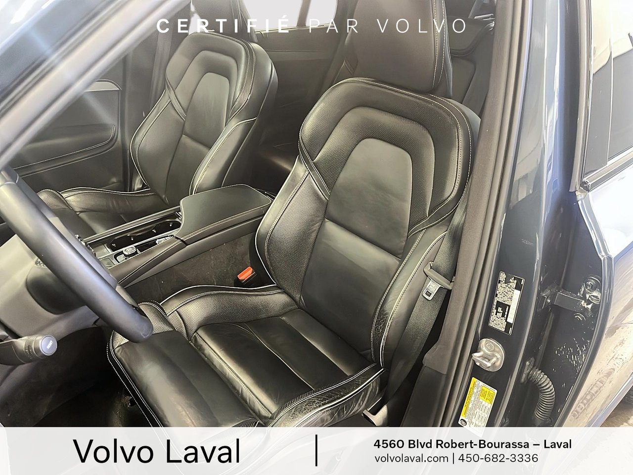 2022 Volvo XC90 - Image 10