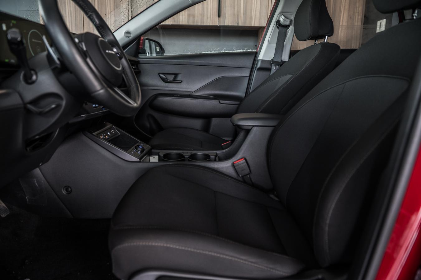 2024 Hyundai Kona Electric - Image 13