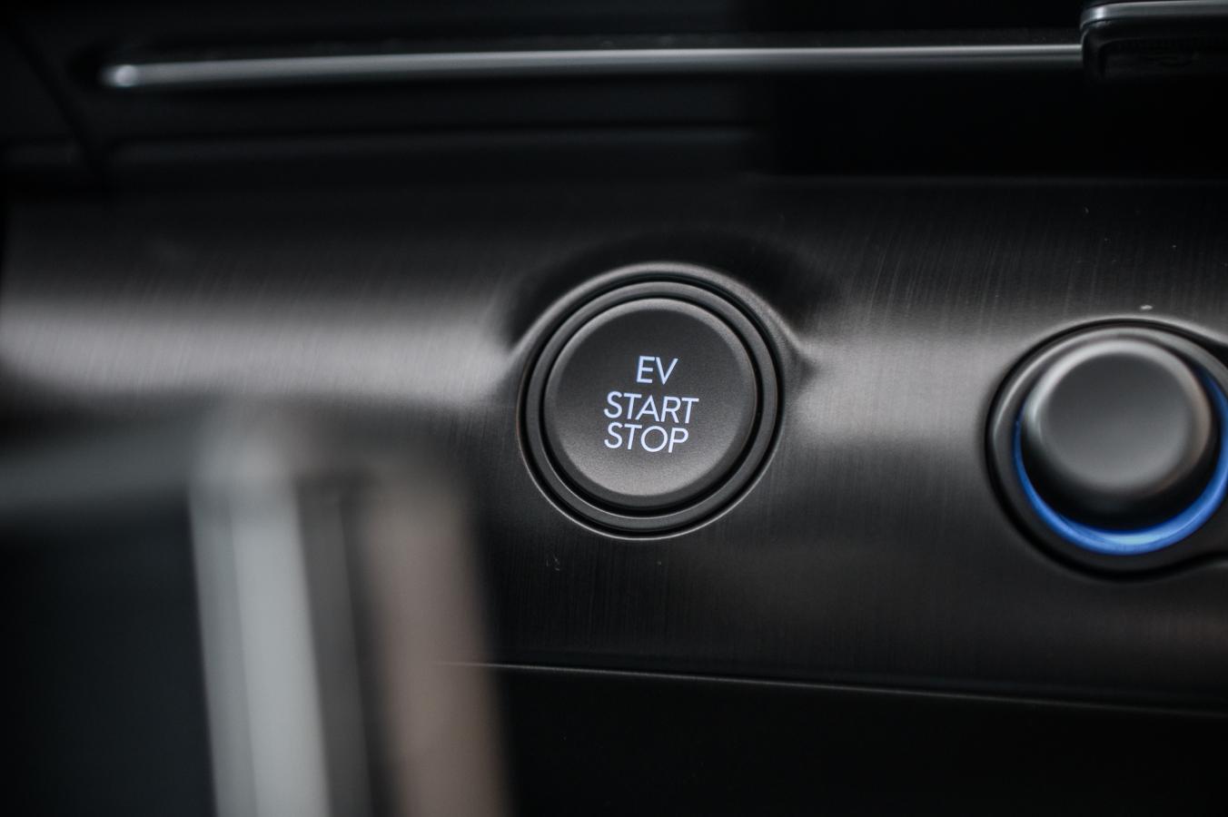 2024 Hyundai Kona Electric - Image 19